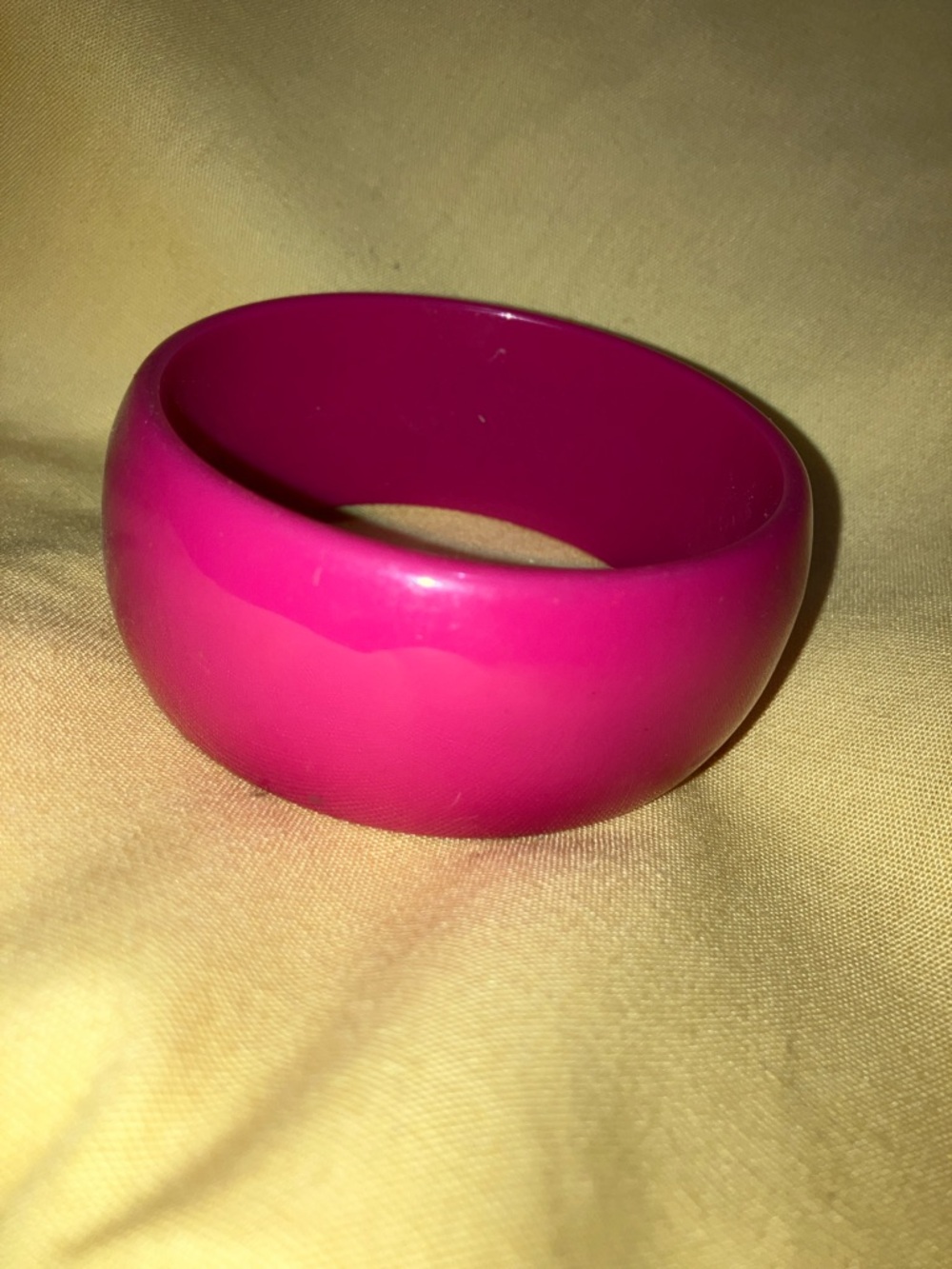 VINTAGE Bold Hot Pink BAKELITE Bangle